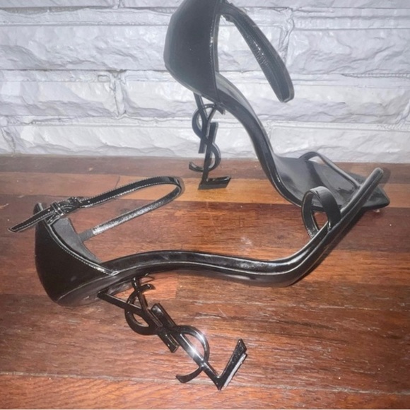 SAINT LAURENT OPYUM SANDALS IN PATENT LEATHER WITH BLACK HEEL - Picture 3 of 5